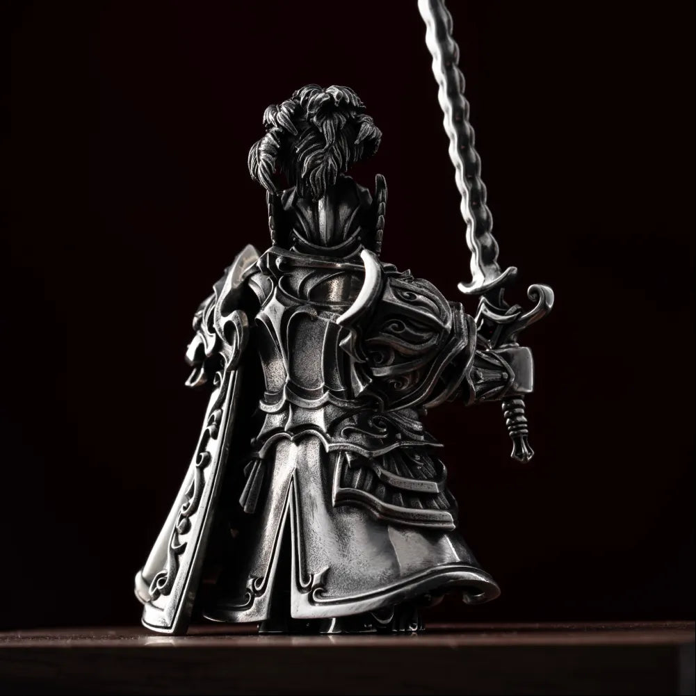 Crimson Templar in Oxidized Silver - detail view 04