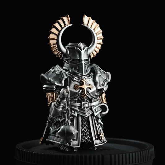 Crusader Vanguard in Oxidized Silver and 18K Gold - detail view 01