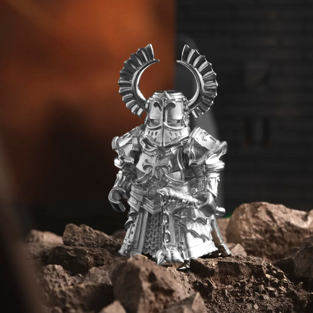 Crusader Vanguard in Silver - detail view 05