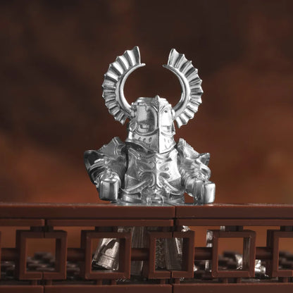 Crusader Vanguard in Silver - detail view 06