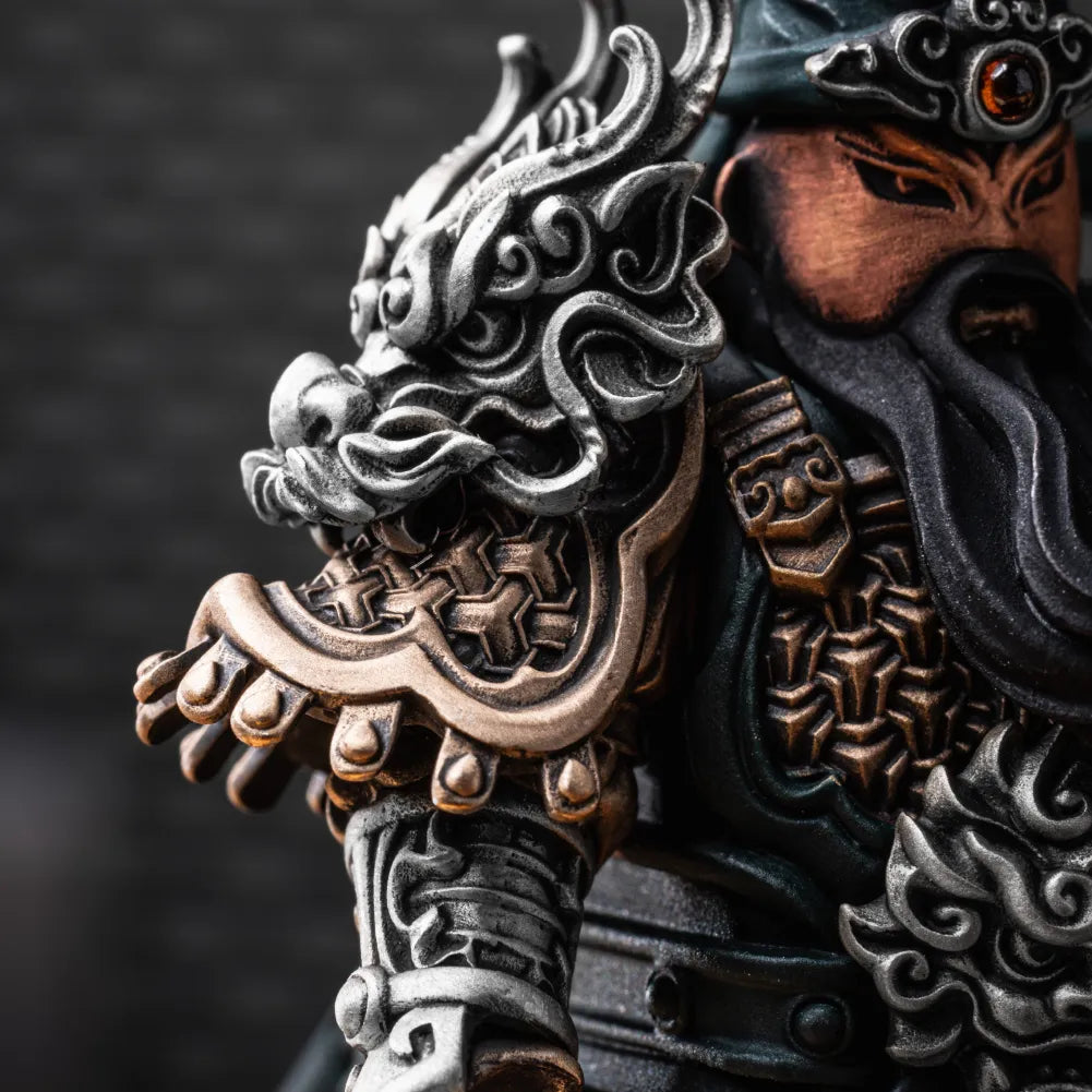 Guan Yu in 18K Gold - detail view 06