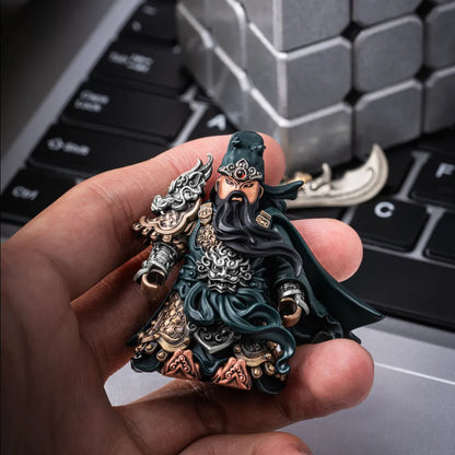 Guan Yu in 24K Gold - detail view 05