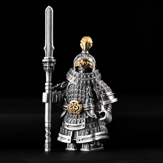 Jin Iron Soldier in Oxidized Silver and 18K Gold - detail view 01