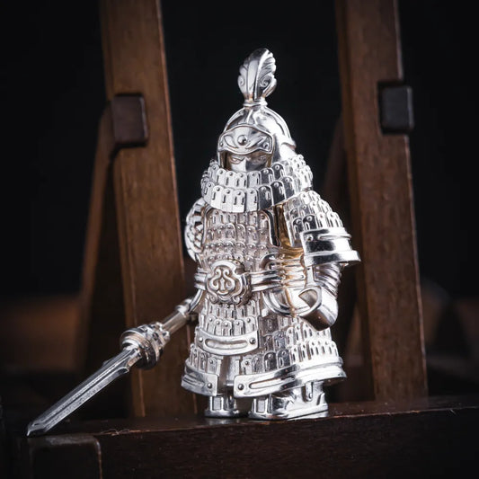 Jin Iron Soldier in Silver - detail view 01