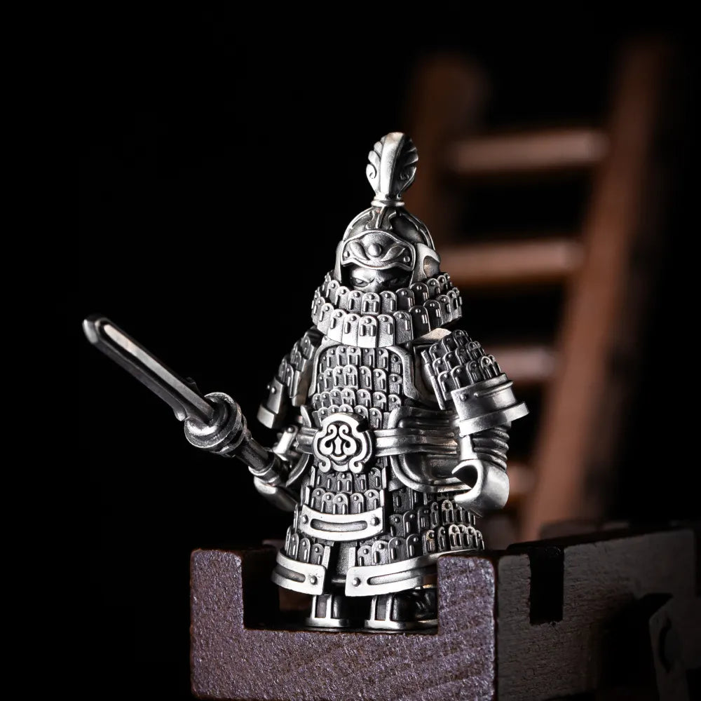 Jin Iron Soldier in Silver - detail view 03
