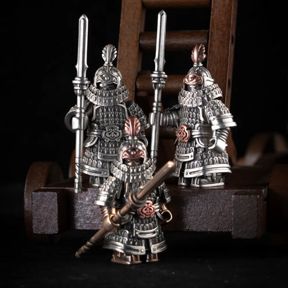 Jin Iron Soldier in Silver - detail view 05