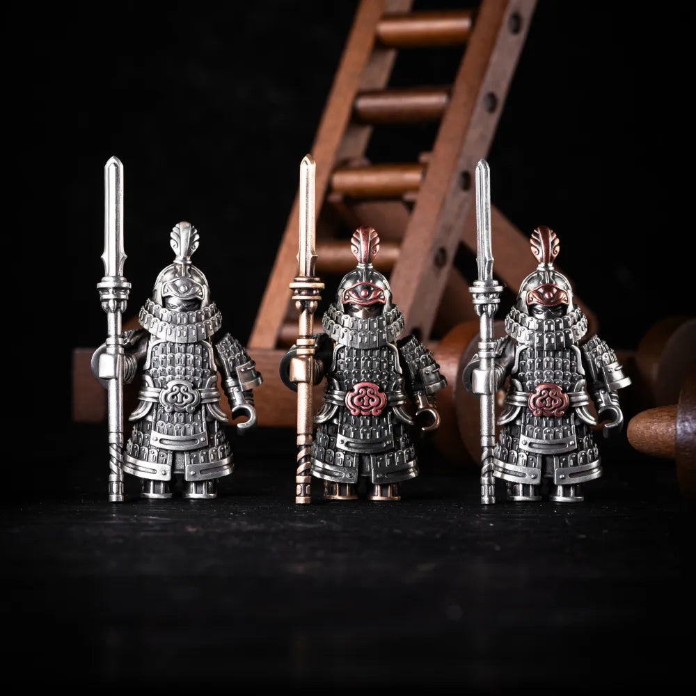 Jin Iron Soldier in Silver - detail view 06