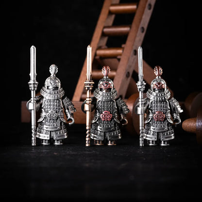 Jin Iron Soldier in Silver - detail view 06