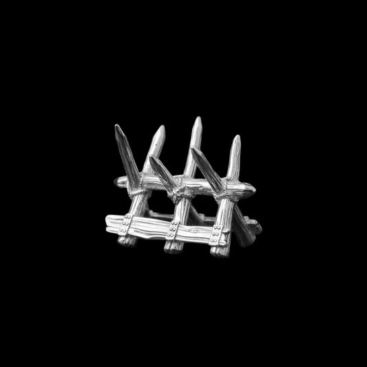 Spiked Barricade in 18K White Gold - detail view 01