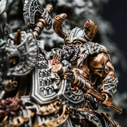Stormward Shield in 18K Gold - detail view 04