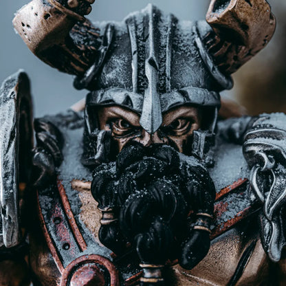Stormward Shield in 18K Gold - detail view 05